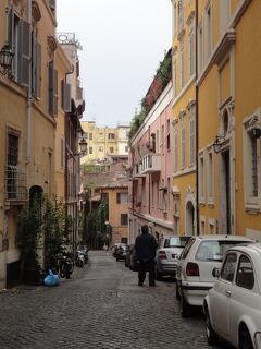 初めてのローマ その3(イタリア・スペイン・ポルトガル・オランダ 12日間の旅 その4-3）街歩き① ちょっとカラフルな路地裏！