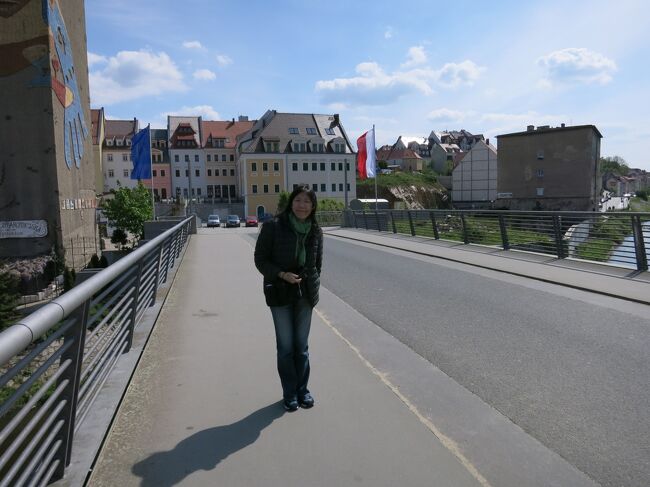 2019年5月8日（水）７日目、夫目線のGorlitz ゲルリッツです。この街は珍しく人夫の意見を取り入れて観光しました。東ドイツ端の街に行ってみたいんだよ！対岸にあるポーランドの街を見てみたいんだよぉ～(^^)/っと♪<br />表紙のフォトはドイツとポーランドのGrenze 国境の橋です。<br />Paulina Bojanowska-Bilińskaこの橋※Altstadtbruckeは自由に渡る事が出来ました。<br /><br />2019 05 02：日本→Mainz<br />2019 05 03：Mianz→Kirchberg→Marbach→Vaihingen　Mainz泊<br />2019 05 04：Mainz（朝市場）Stuttgart→Backnang→Mainz泊<br />2019 05 05：Mainz→Erfrut泊　<br />2019 05 06：Leipzig→Meissen→Dresden→Erfrut泊<br />2019 05 07：Leipzig→Naumburg→Erfrut泊<br />★2019 05 08：★Gorlitz→Bautzen→Erfrut泊<br />2019 05 09：Lutherstadt Wittenberg→Weimar→ Erfrut泊<br />2019 05 10：Mainz泊<br />2019 05 11：Rudesheim→Alsheim→Mainz泊<br />2019 05 12：Koln→ Bonn→Mainz泊<br />2019 05 13：Schorndorf→Winterbach→Mainz泊<br />2019 05 14：Frankfurt→Mainz　帰国<br />