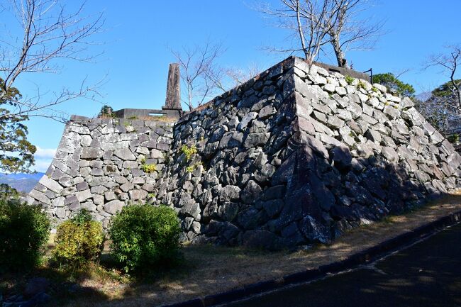 　佐土原城、都之城、都城領主館、延岡城を訪れた。<br /><br />　他に、都城島津邸も訪れた。<br /><br />　2日目は雨に見舞われたが、概ね好天に恵まれた。<br />　天気予報がこうした形で外れ捲ると有り難い。（＾～＾；）