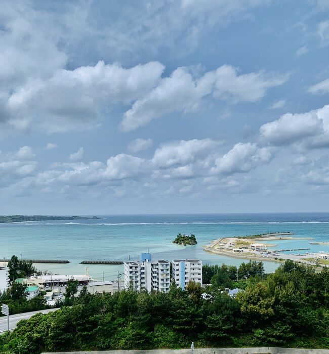 残すところ2日<br />今日もどんより曇り空スタートです。<br />今日は中北部を後にして、那覇南部へ移動します。<br /><br />私が沖縄で初めて出来た友達で元同僚で、大好きな居酒屋の息子が<br />3月からHIYORIオーシャンリゾートに移ったそうで、<br />ショールームさせてくれるとの事♪<br />今回検討したんですが、高かった・・・。<br />楽しみ~<br /><br />その後は職場の沖縄事務所に立ち寄り<br />南部へ移動します。<br /><br />今日は忙しい!!