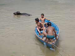 神々の宿る国NEPAL７  海抜827ｍのポカラからのぞむ8,000m級の山々