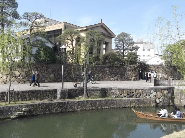 ３ヶ月ぶりに妻と２人旅。日程は<br />26日　岡山前泊<br />27日　倉敷散策後、小豆島に<br />28日　小豆島散策<br />29日　姫路経由で帰宅<br /><br />初日(27日)は倉敷美観地区を歩きました。<br />ボランティアガイドの案内で、倉敷川畔やアイビースクウェアを１時間ちょっと。倉敷の発展には大原家の貢献が非常に大きかったそう。<br />その後、大原美術館に。ド素人の私でも知っているエル・グレコ『受胎告知』やモネ『睡蓮』などゆっくり観られました(^o^)<br />いったん岡山に戻り小豆島に向かいました&#128674;