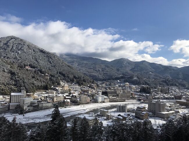 雪の岐阜県下呂市<br />アルメリアは高い所にあるので温泉からも部屋からも市内を見渡せます<br />雪が降っていたので雪景色