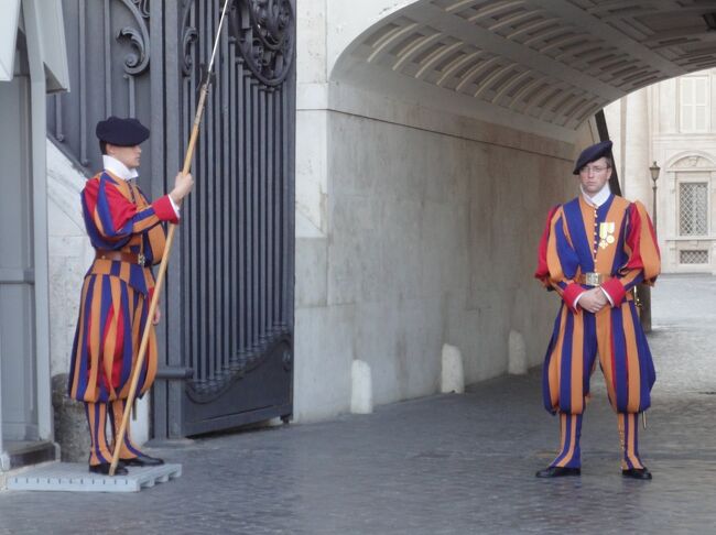 11年前の初ローマ、街歩きの模様をアップ！<br /><br />サンタンジェロ城 ～　バチカン博物館