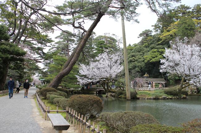 行こう行きたいと思っていた金沢。<br />時間ができたので思いつきのまま行ってきました。<br />観光よりもグルメに傾いているかな。