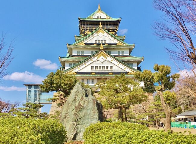 3月初旬に訪れた中山寺の梅が綺麗だったので、梅の名所である大阪城を訪れました。時期も遅い上、数日前にあった雷雨で散っていると思い（予想通りでした(^-^;)、大阪城天守閣を中心に見学しました。その後は公園内を散策。何度か訪れていますが、ゆっくりと過ごしたのは久しぶりで新たな発見も色々とあり、お気に入りの場所となりました♪<br />