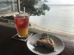 海カフェでまったり　沖縄ひとり旅