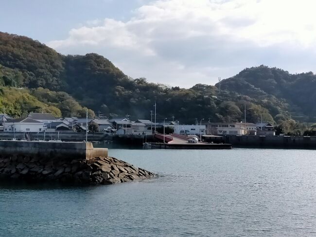 2週間前に「しまなみ&ゆめしま海道」に行ってきまして、今回はちょこっと西にある「とびしま海道」に3連休で行ってきますです※しまなみ&ゆめしま海道の旅行記→https://4travel.jp/travelogue/11644782今回の旅、総勢10名で、コアスケジュール以外は各メンバーの合流離脱もバラバラ、レンタカーも3台各々広島空港や広島市内、岡山からで合流時期もバラバラ、幹事のNさんの大変な企画調整に頭が下がります。本当にありがとうございました【行程】☆11/20 東京~広島空港~呉★11/21 呉~江田島~大崎下島←今回はこちらの一部と★11/22 大崎下島~三角島~岡村島~小大下島~大下島~大崎下島~上蒲苅島←こちらの一部です☆11/23 上蒲刈島~斎島~豊島~大崎下島~大崎上島~竹原~三原☆11/24 三原~広島空港~東京【フライト】20 NOV JL 265 Y HND HIJ 1745 191024 NOV JL 252 Y HIJ HND 0740 0855(JALダイナミックパッケージで手配した「羽田(HND)/広島(HIJ)/羽田(HND)」【船】11/22 久比港(0735)-(0745)三角港(0800)-(0810)久比港岡村港(0830)-(0837)小大下港(0947)-(1000)大下港(1014)-(1028)岡村港11/23 大浜港(1100)-(1112)斎島港(1240)-(1252)大浜港小長港(1615)-(1627)明石港(1726)-(1804)竹原港【宿泊】11/20 呉 ビジネスホテルクレ シングル(JALダイナミックパッケージに含む)11/21 大崎下島 旅籠屋 醫 ドミトリー11/22 上蒲刈島 島宿あこう 和室(以上、Nさん手配)11/23 三原 ホテルリブマックス三原 シングル(じゃらんで手配)