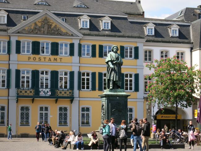 2019年5月12日（日）11日目、夫目線の Bonn　ボンです♪表紙のフォトはミュンスター広場です。ベートーヴェン様の像がどーーーんと♪<br />※ボンに到着して間もなく、私は体調が優れず･･･ボンのカフェで仮眠をとることに･･･未だになぜ？あんなに体調が良くなかったのか･･･わからずじまい。そんなこんなの夫目線のボンです♪<br /><br />2019 05 02：日本→Mainz<br />2019 05 03：Mianz→Kirchberg→Marbach→Vaihingen　Mainz泊<br />2019 05 04：Mainz（朝市場）Stuttgart→Backnang→Mainz泊<br />2019 05 05：Mainz→Erfrut泊　<br />2019 05 06：Leipzig→Meissen→Dresden→Erfrut泊<br />2019 05 07：Leipzig→Naumburg→Erfrut泊<br />2019 05 08：Gorlitz→Bautzen→Erfrut泊<br />2019 05 09：Erfrut→Lutherstadt Wittenberg→Weimar→ Erfrut泊<br />2019 05 10：Mainz泊<br />2019 05 11：Mainz→Rudesheim→Alsheim→Mainz泊<br />★2019 05 12：Koln→ ★Bonn→Mainz泊<br />2019 05 13：Schorndorf→Winterbach→Mainz泊<br />2019 05 14：Frankfurt→Mainz　帰国<br /><br />