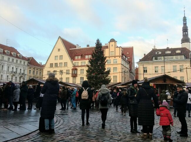 タリンのクリスマスマーケットに行く手段を探した、はっきり言ってアホな旅程。<br /><br />【旅の目的】<br />□カタール航空のA350-1000に乗る<br />□タリンのクリスマスマーケットへ行く<br />□マリメッコ<br />□Marski by Scandicにお泊まり<br /><br />【旅程】<br />□1/2 JL138 20:15ITM→21:25HND<br />      QR813 23:50HND→6:10(+1)DOH<br />□1/3 QR301 8:45DOH→13:55HEL<br />■ステイ：Marski by Scandic<br />□1/4 Tallink Silja Line<br />　　　　10:30Helsinki→12:30Tallin<br />            16:30Tallin→18:30Helsinki<br />□1/4 QR308 22:40HEL→5:35(+1)DOH<br />□1/5 QR816 8:45DOH→21:15HKG<br />□1/6 CX566 1:50HKG→6:20KIX<br /><br />※上記Takkink Silja Line部分の日帰り<br />