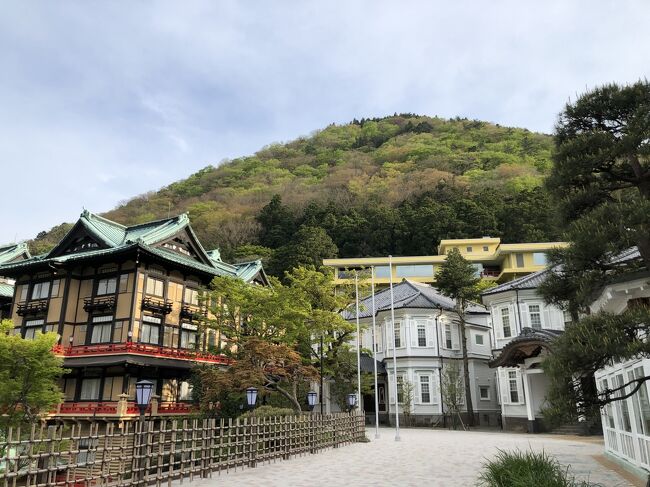 一度は泊まってみたかった、箱根・宮ノ下にある富士屋ホテルへ。<br />有形登録文化財の伝統あるホテルで、のんびりホテルステイを楽しみました。<br />部屋の浴槽に温泉が引かれているので、部屋でゆったりと、癒されました。<br />移動はすべて、路線バスで。<br /><br />1日目: 小田原駅 → 芦ノ湖・恩賜箱根公園 <br /> → 富士屋ホテル(15:00チェックイン)<br />2日目: ホテル周辺の散策 <br /> → 富士屋ホテル(11:00チェックアウト) → 小田原駅<br />