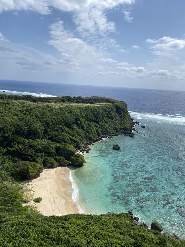 コロナの影響で海外に行けなくなり、マイルが貯まったので夫と二人で沖縄に行ってきました。<br />1月に行く予定でしたが緊急事態宣言の影響で<br />4月に延期したのにまた蔓延防止措置とやらが出ましたが<br />感染防止を徹底して行ってきました。<br /><br />初めての沖縄になのでとても楽しみです。