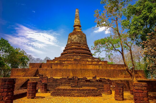 タイの遺跡を全部巡るつもりが、コロナの影響で北部だけで終わってしまった旅　その２１　丘の上の遺跡でオーバーヒート