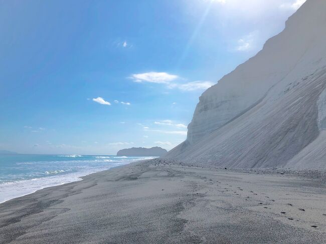 新島と式根島の２島の旅行記です｡キレイな海と絶景の温泉で楽しい思い出ができました｡