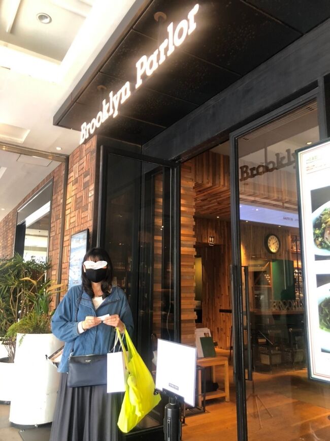 久々に娘とショッピングとグルメ<br />午前中、母の日のプレゼントを博多大丸に行き購入、歩いて博多リバレインのブルックリンパーラーでランチタイムを過ごして食後に櫛田神社参拝しました。中々、新型コロナウィルス感染が収まらないコロナ禍でしたが時にはリフレッシュは必要ですね。
