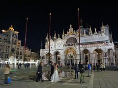 北東イタリア鉄道の旅（その９ 夜のヴェネツィア サンタルチア駅からカナルグランデ沿いにサンマルコ広場まで）