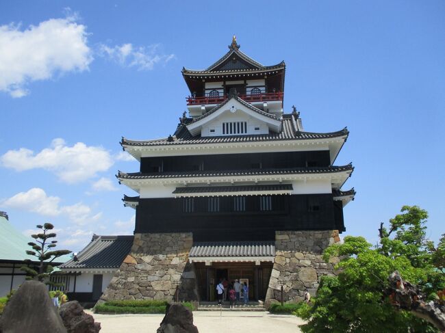 我慢のGWとはいかず、密を避けて近くの城址をぶらりとしてみました。<br /><br />ご非難はごもっともとお受けしますが、帰省もできず、ちょっとした息抜きとしてご容赦ください。