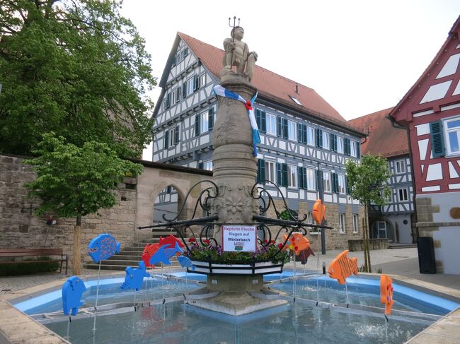 2019年5月13日（月）12日目、夫目線の Winterbach ヴィンターバッハ です♪表紙のフォトはMarktplaz マルクト広場です。小さな街でしたが、見たかった木組みの建物を見る事が出来てとても満足です。<br /><br />2019 05 02：日本→Mainz<br />2019 05 03：Mianz→Kirchberg→Marbach→Vaihingen　Mainz泊<br />2019 05 04：Mainz（朝市場）Stuttgart→Backnang→Mainz泊<br />2019 05 05：Mainz→Erfrut泊　<br />2019 05 06：Leipzig→Meissen→Dresden→Erfrut泊<br />2019 05 07：Leipzig→Naumburg→Erfrut泊<br />2019 05 08：Gorlitz→Bautzen→Erfrut泊<br />2019 05 09：Erfrut→Lutherstadt Wittenberg→Weimar→ Erfrut泊<br />2019 05 10：Mainz泊<br />2019 05 11：Mainz→Rudesheim→Alsheim→Mainz泊<br />2019 05 12：Koln→ Bonn→Mainz泊<br />★2019 05 13：Schorndorf→★Winterbach→Waiblingen→Mainz泊<br />2019 05 14：Frankfurt→Mainz　帰国