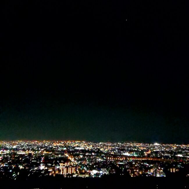 五月山展望台の夜景