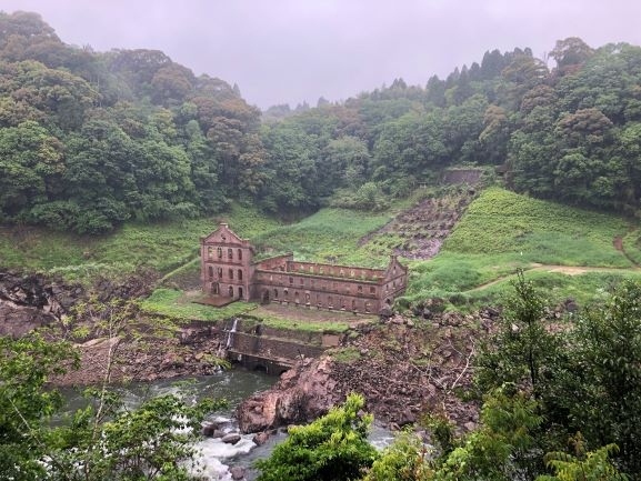 本当は　宮崎県と鹿児島県の両県を行く予定でしたが　<br />宮崎県での　ポケモンマンホールが　設置が増えるとニュースで知ったので<br />鹿児島県だけに　しました。<br /><br />ポケモンマンホール巡りと観光と　美味しいもの。<br />空港から　曾木発電所遺構に行き　そこから　一番近い場所の　ポケモンマンホールへ　<br /><br /><br />