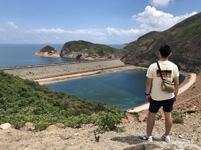 コロナのせいで海外旅行が難しい昨今。狭い香港だと、フェリーに乗って香港の離島に行ったり、郊外にハイキングに行ったりくらいしかできないんですよねー。なので、本格的に夏になる前に、ちょっとしたリゾート気分？が味わえる西貢（サイクン）に2週連続で行ってきました。1週目は、いつも一緒に旅行に行く仲間4人と。2週目は、香港人の親友と。まだ初夏のはずでしたが、とんでも無く暑かったです。アラフィフな僕らなので、かなりのゆるゆる、マイペースで楽しんできました。