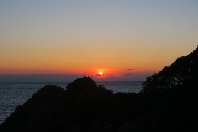 広島からとびしま海道経由で愛媛、高知を旅しました。<br /><br />20年2月の旅の記録を21年5月に公開します。<br /><br /> 1日目 羽田空港→広島空港→呉→とびしま海道→船→今治<br />★2日目 今治→国道439号→足摺<br /> 3日目 足摺→柏島→国道378号→松山<br /> 4日目 松山空港→羽田空港