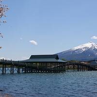 桜と青森・秋田・岩手の秘湯巡り2021年４月④青森　雪降る秘湯谷地温泉、十和田現代美術館、鶴の舞橋