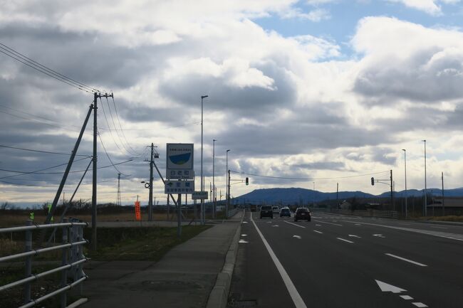 北海道自転車旅１～３日目<br /><br />ＧＷは自転車で道南を周ってきました。<br />本当は道北を周る予定だったのが大雪の予報で直前に道南に切り替えました。<br />そして２日目は大雨の予報。<br />急きょ4/28の夜のうちにつくばまで行き、29日は車で大洗に行くことにしました。<br />実質的には３日目の苫小牧到着からスタート。<br /><br /><br />全行程<br />１日目　東京→つくば<br />２日目　つくば→大洗<br />３日目　苫小牧→登別<br />４日目　登別→伊達→長万部→今金<br />５日目　今金→八雲→森→鹿部→大沼<br />６日目　大沼→新函館北斗駅→厚沢部→熊石<br />７日目　熊石→今金→長万部→黒松内<br />８日目　黒松内→蘭越→ニセコ<br />９日目　ニセコ→泊→神威岬→積丹<br />１０日目　積丹→小樽→石狩→新篠津<br />１１日目　新篠津→岩見沢→苫小牧<br />１２日目　大洗→東京