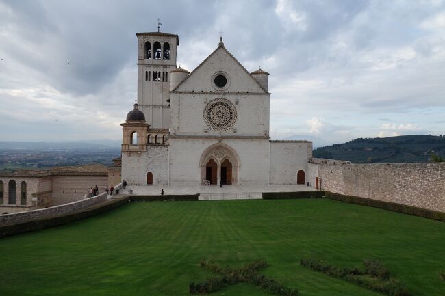 今回はイタリア中部をルネサンスの名作を辿って旅しました。