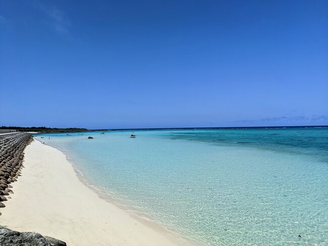 5月22日から3泊4日でブルーチャージの宮古島旅行。当初この日程で小樽、ニセコへ行く計画でしたが、北海道が緊急事態となり出発1週間前にキャンセル。まん防ながら梅雨入りした沖縄なら人は少ないだろうと、旅先を宮古島に変更。宿はお気に入りの宮古島東急を確保。空路はANAを株主優待で予約。準備が整ったかと思えば、出発前に沖縄も緊急事態入りが決まりますが…。観光や夕食を予約済みのため、キャンセルするのもご迷惑かな、との思いもあり、宮古島に向けて出発することにしました。