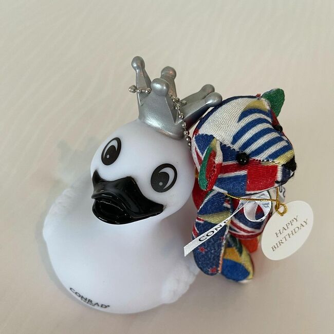 Aloha御座います~~<br />相変わらずのklklさんです(^^)<br /><br />昨年に引き続き、今年も恒例のHawaii birthdayはアウト<br />(どうなるね。。)<br />そして、9月の予定もやっぱりアウトに<br />(もうここまで来たら溜息さえも出ない。。)<br />もう、元気は無くなる一方で<br />働く気力さえも無くなってくる<br />(何のために毎日必死に頑張って居るのか?号泣です)<br /><br />てな事で<br />行って来ましたーーーー思い切って!<br />緊急事態宣言延長でこっちも。。<br />でも、どうしても嫌だったの<br />(スガさんユリコ様、本当にごめんなさい~)<br /><br />有り難い事に、お約束してた方々<br />最大限に注意して、klklさんを待ち構えて下さいました<br />2泊の東京旅<br />全て自家用車で送迎、そしてホテルでの監禁スティ(笑)<br />沢山飲んで騒いで<br />めちゃくちゃ笑って<br />本当に楽しいbirthday旅行になりました~<br />感謝感謝<br />BIG MAHALO<br /><br />例によって、アホなklklさんの旅記録<br />何の役にも参考にもなりませんが<br />ご一緒に、楽しんで居る気分になって頂けたら幸いです<br />笑う門には福来る!<br />そんな感じです~~あはは<br /><br />klkl (^^)