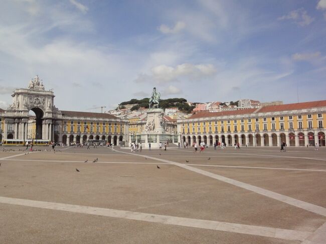 初めてのリスボン 8(イタリア・スペイン・ポルトガル・オランダ 12日間の旅 6-8）広っ！ポルトガルの栄華が偲ばれる "コメルシオ広場"