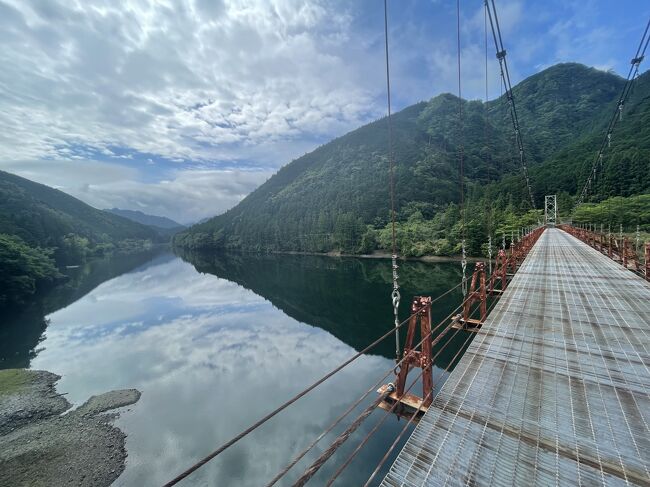 自転車にて、5月なのに梅雨真っ只中、十津川温泉「静響の宿　山水」に宿泊し、美しい清流に出会いました。<br /><br />