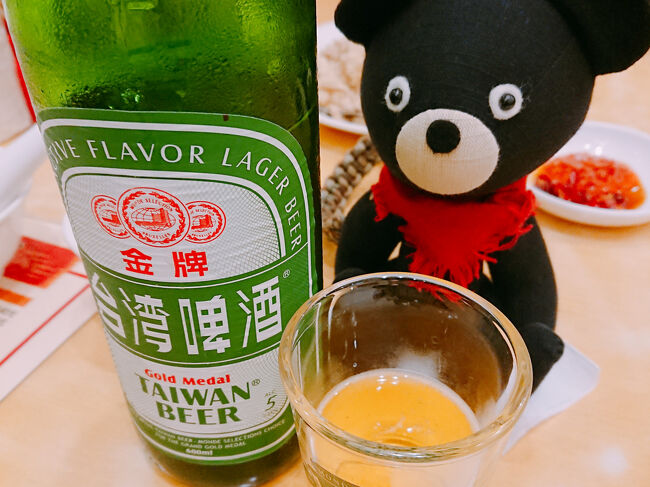 旅行記のアップが遅いので・・・(;´▽`A``<br />時差が生じないようにインスタグラムへも投稿をしています。<br /><br />そのインスタで素敵な台湾の景色を載せていた<br />北海道出身の日本人の女の子と仲良くなりました。<br />知り合った時、彼女は台湾の大学に留学していて<br />その後、台湾で働いていました。<br />(なので数年に及ぶ交流があったのです)<br /><br />2019年のGWにわが家の台湾旅行が決まった時にも連絡をして、<br />阿里山ツアーについていくつか相談にのってもらいました。<br /><br />台北にも行くよと伝えると「会いたいね」という流れに。<br /><br />「SNSで知り合った人と会う」<br />いやー時代の流れを感じました(笑)<br />そしてそういうことが自分もできるんだということにびっくり。<br />《縁》って面白いなと思った台北の夜です。<br /><br /><br />★━━━━ーーーーーーーーーーーーーーーー━━━━★<br /><br />《4日目・5月2日》<br />高鐵・台中駅より台北駅へ<br /><br />SNSで知り合った台湾で働く女子と一緒にご飯♪の予定<br /><br />台北:本日の宿泊ホテル(2連泊)<br />「グリーンワールド 舞衣中山 /<br />Green World Mai-ZhongShan(洛碁大飯店舞衣新宿中山館)」<br />Expediaにて予約<br /><br /><br />《5日目・5月3日》<br />午前中:台北 ホテルの周りを徒歩で観光