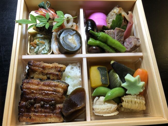 コロナ禍ですが仕事で京都。<br />夕食はホテルで個食のために、懐石弁当・和菓子購入。<br />そして味噌のために今出川で途中下車。<br />朝食はホテルレストランでレベルの高い感染予防に感心しつついただきました。<br />食べ物のことばかりの旅行記になりました。