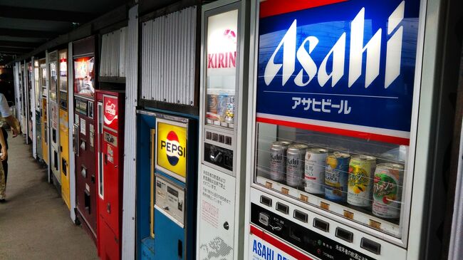 相模原にある、レトロな自販機ばかりが集まる場所へ行ってみることに☆<br /><br />主に昭和時代に活躍していた懐かしの自販機。<br />コンビニがまだ多く普及していなかった時代、自販機こそがコンビニだった、そんな時代にタイムスリップ☆