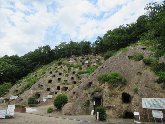 埼玉県をドライブして、吉見百穴や、杉山城跡を観光しました。