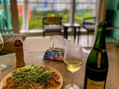 この日もルンピニ公園に朝の散歩からの、夜は社員と部屋飲み