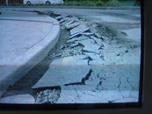 カンタブリ地震です。朝、ゆれで目が覚めました。停電の後、テレビを見たら大変は被害で！<br /><br />さすがに日本に帰ろうかと思いましたが、変更のできない航空券で、結局予定通り４か月を過ごしました。<br /><br />注）２０１１年に起きた大地震の前の地震です。