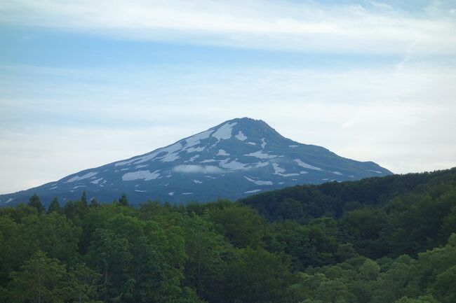 秋田・山形ドライブ旅行 鳥海山麓編<br />法体の滝・鳥海山・花立牧場公園・奈曽の白滝・元滝伏流水・丸池様・十六羅漢岩<br /><br />観光・宿泊一覧<br />2021年6月27日「スーパホテル山形泊」<br />2021年6月28日山形城・旧済生館本館・文翔館・天童・増田<br />「横手ステーションホテル泊」<br />2021年6月29日横手城・旧池田氏庭園・角館武家屋敷・青柳家<br />「フォルクローロ角館泊」<br />2021年6月30日安藤醸造・西宮家・田沢湖・玉川ダム<br />「新玉川温泉泊」<br />2021年7月1日八幡平・小坂<br />「グランドパークホテル大館泊」　<br />2021年7月2日大館・男鹿半島<br />「ホテルフォレスタ鳥海泊」<br />2021年7月3日鳥海・酒田<br />「ホテルイン酒田泊」<br />2021年7月4日鶴岡・村上