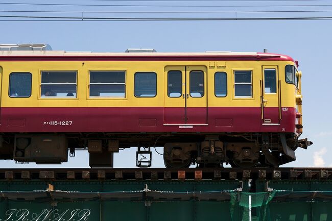 50歳以上が入会出来るJR東日本ビューカードの「大人の休日倶楽部」ですが、ようやくなのか?ついにと言うのか入会出来る年齢に達したので入会しました。<br /><br />この倶楽部の最大の特典である年数回設定されている、JR東日本が乗り放題になる「大人の休日倶楽部パス」の設定期間になりついに禁断?の「ジジババきっぷ」(笑)を使ってみることにしました。<br /><br />しかし、コロナ禍と言うことで日帰りによりなるべく人混みを避けての旅となりますが、少しでも経済復興になるように出掛けてきました。<br /><br />2日目は新潟で撮り鉄をしようと上越新幹線で出掛けました<br />