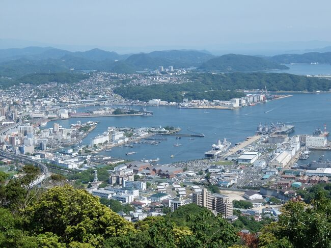 佐世保ふたたび<br />(前回:船と艦の街・佐世保に潜む意外な日本一 https://4travel.jp/travelogue/11332334 )<br /><br />今回は佐世保の景色を眺めに行ってきました。<br />街を見下ろす弓張岳展望台からは自衛隊基地・造船所などお船がたくさん見えました。<br /><br />大村線キハ66乗り納めも兼ねています。<br /><br />この日、6月8日は佐世保にゆかりあるとある軍艦のメモリアルデーというのが主な旅行のきっかけでしたが、天気も良くいいものがたくさん見られました。