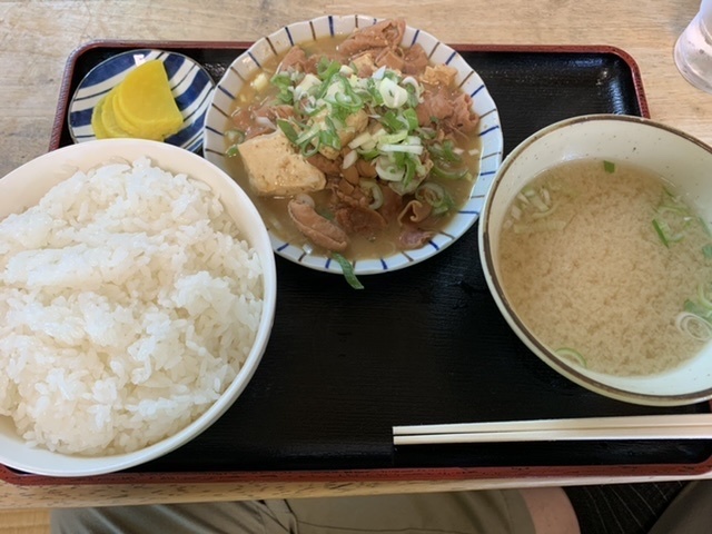 館の丸食堂に行く