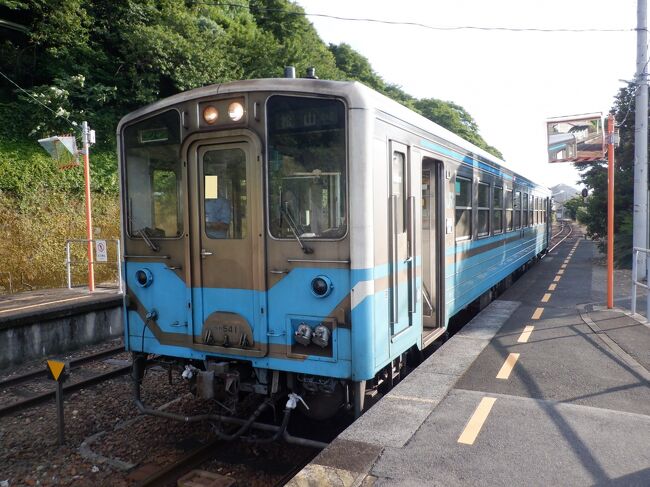 ＪＲ松山駅に着いた後は予讃線の特急宇和海２１号、愛ある伊予灘線に乗って下灘に向かいました。