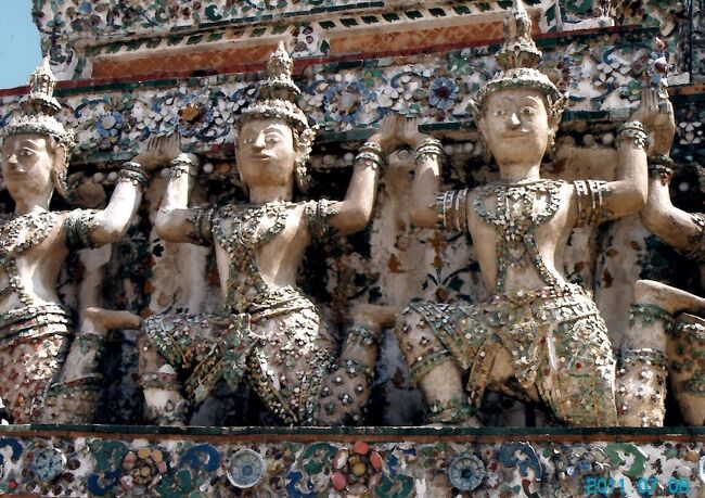 1年前、コロナ禍で海外旅行に行けない慰めに、残しておきたい過去の旅行写真をピックアップする形で「アジア点描禄」と題する旅行記を5冊ばかり投稿しました。<br />その際、2011年夏に行ったタイ旅行については写真データを紛失して投稿できませんでしたが、先日、納戸を片付けていたらプリント写真が見つかったので、スキャンして旅行記にまとめて見ました。<br />(2021年7月作成)