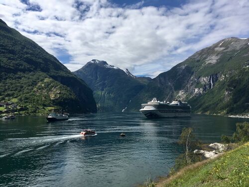 フィヨルドと白夜の国　ノルウェー フィヨルドと白夜の国 ノルウェー 白夜（midnight sun）と