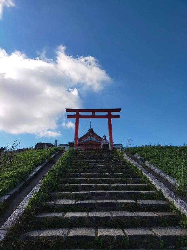 コロナ感染拡大の厳しい状況下でも、密を避けて安心して旅ができるよう工夫して、早めの夏休み。<br /><br />箱根リトリートvilla1/fに続いて、直前に予約が取れた箱根吟遊に泊まってきました。