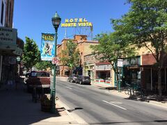 アリゾナ州 フラッグスタッフ　－　素敵な街並みのダウンタウンはルート６６の大きな宿場町
