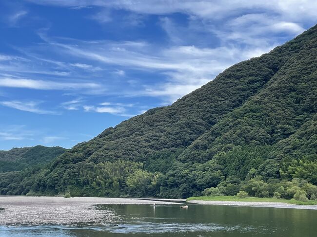 車で四万十川から四国カルストへ。<br />青い空、白い雲、山の緑<br />ゆったりした川の流れ。癒しの旅。