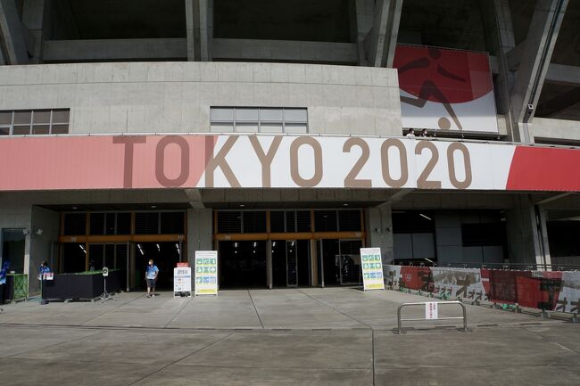 それは2019年のこと。<br />生でオリンピックを観戦できるチャンスなんてもう無いかもしれない。<br />そう思って、チケットの倍率が低そう&宮城でオリンピックを見たいということで、宮城スタジアムでのサッカーを申し込み、無事当選。<br />思い入れのある宮城でオリンピックを観られるのがうれしい( ^ω^ )<br /><br />2021年になって、コロナでお祭り気分じゃないし、観に行くのやめようかなとも思った。<br />そんな中、首都圏無観客のニュース。<br />続いて札幌と福島も無観客に。<br />競技全体の96.5%が無観客になった。<br /><br />これで逆に自分の冒険心に火が着いた。<br />やらずに後悔するより、やって後悔する人生を歩みたい。